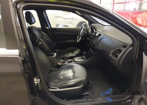 2011 Chrysler 200 Limited from USA, damaged, VIN 1C3BC2FG4BN600336